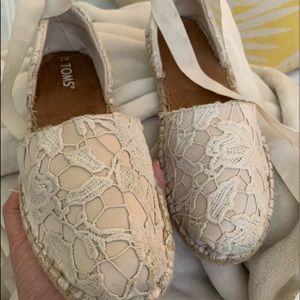 TOMS WOMEN'S KATALINA CROCHET AND LACE ESPADRILLE- 7W